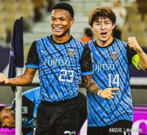 东亚俱乐部足球联赛上演激烈对决